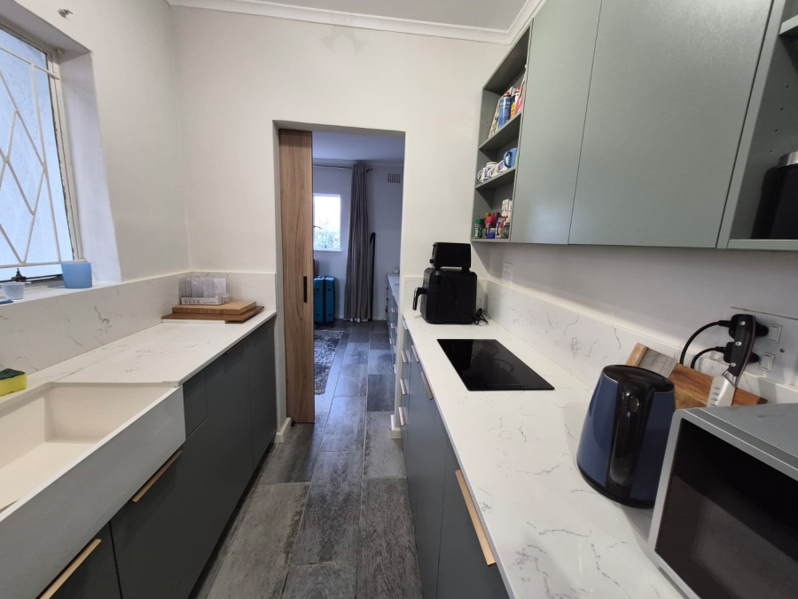To Let 1 Bedroom Property for Rent in Kenilworth Western Cape